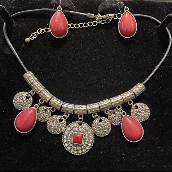 Elegant Red and Silver Necklace Set - Picture 1 of 1